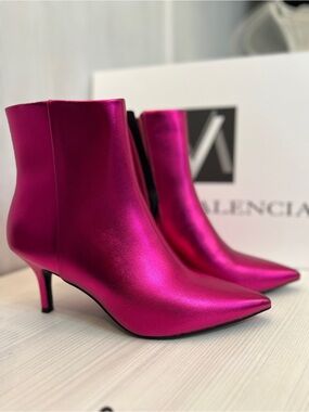 Metallic Fuchsia Pointed Kitten-Heel Ankle Boots
